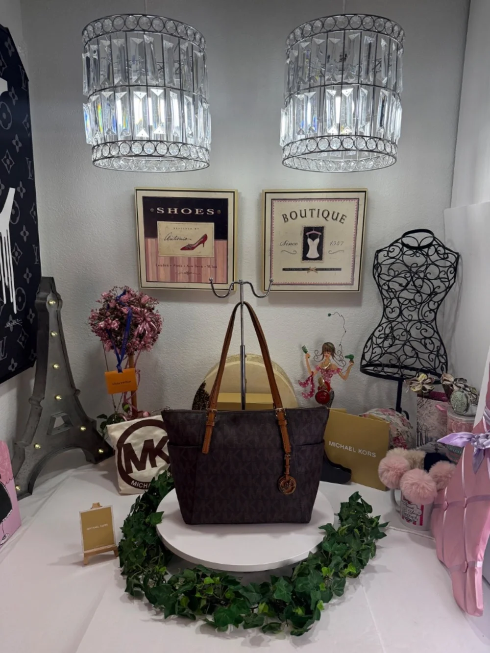 CHIC MICHAEL KORS BROWM MONOGRAM TOTE BAG! (W/MK FOB)